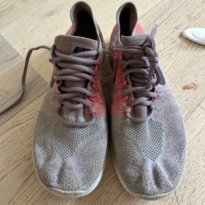 Women’s Nike sneakers great use condition